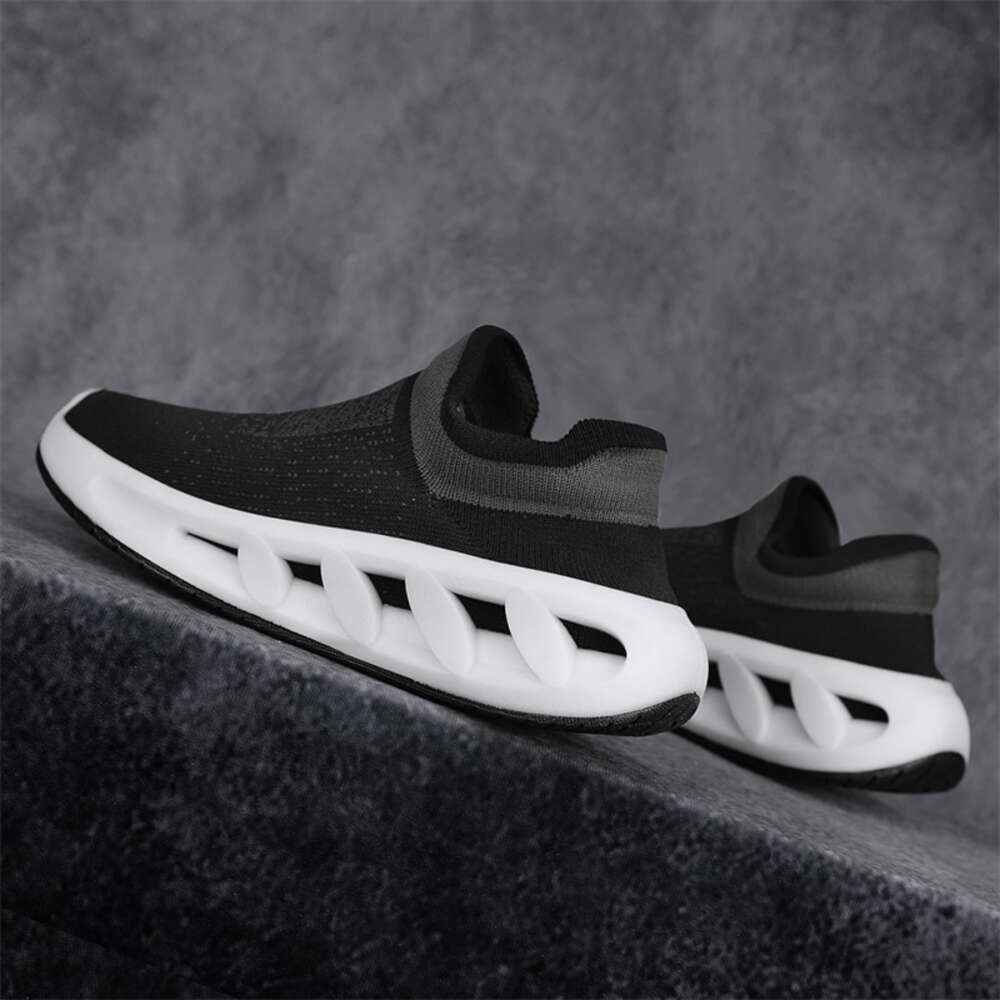 2024 New Popular Flying Weaving Lace up Sports Sneakers Men's Casual Breathable Mesh Shoes