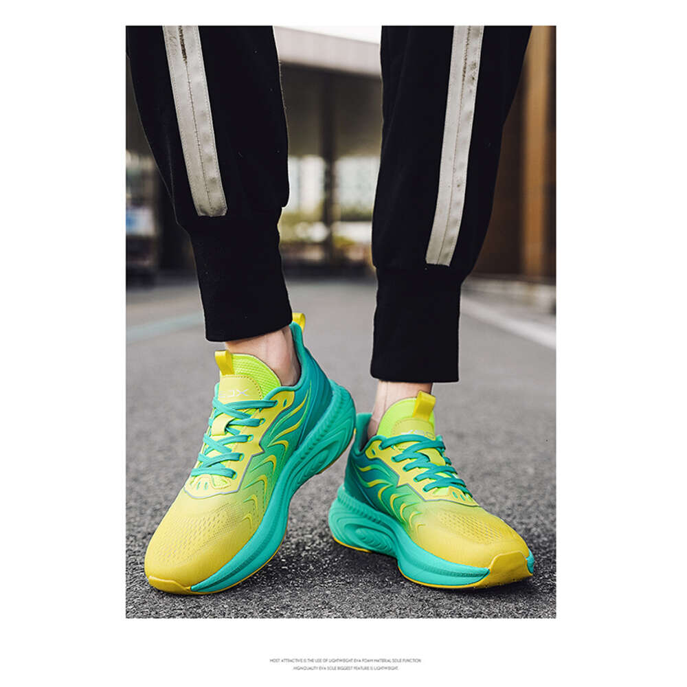2024 Summer New Fashion Sports Walking Breathable Lightweight Men's and Women's Running Shoes