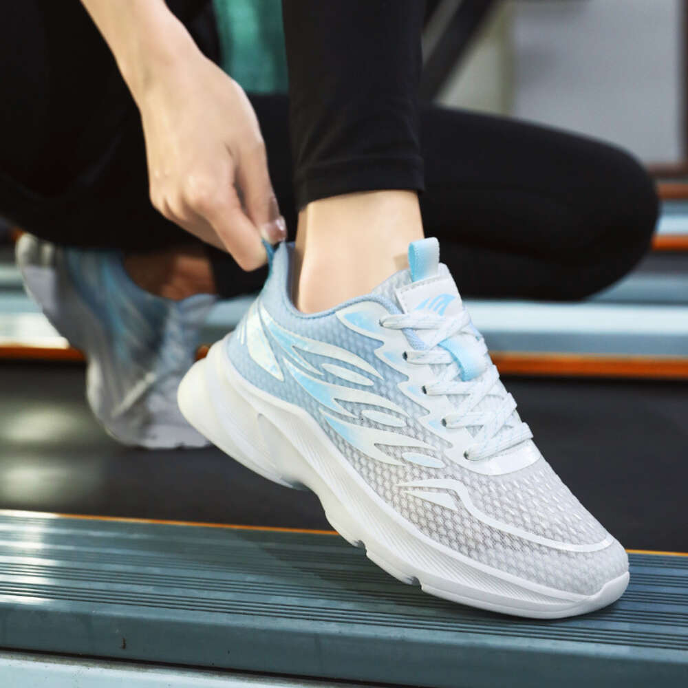 Wholesale men's and women's Fashion breathable casual new network fabric sports shoes