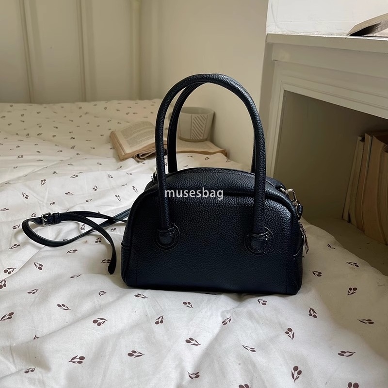 High quality niche design Korean version large capacity pillow bag for women's new high-end and versatile commuting carrying crossbody bag
