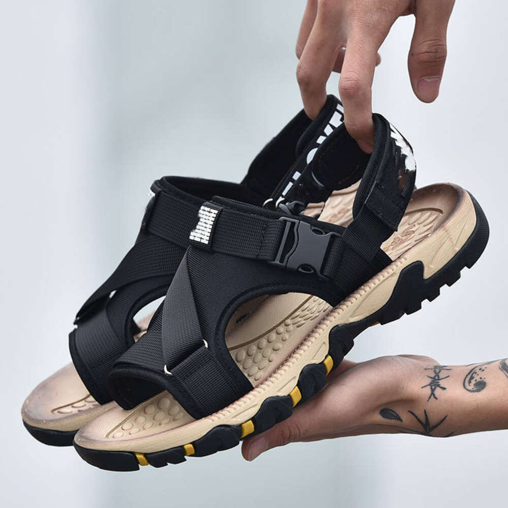 Youth New Thick Flat Sole Buckle Strap Slip On Loafers Cute Hook Loop Summer Beach Best Quality Sandals For Men