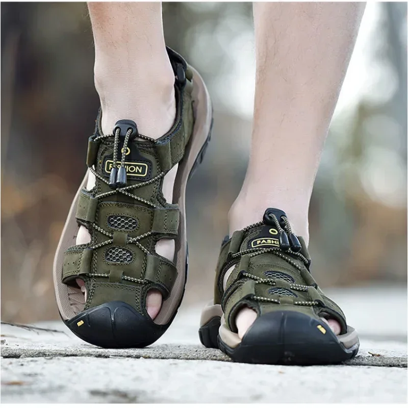 2025 NEW New Summer Men sHollow Breathable Sandals Slippers Outdoor Baotou Beach Dad s Mens Shoes sandalias aaa