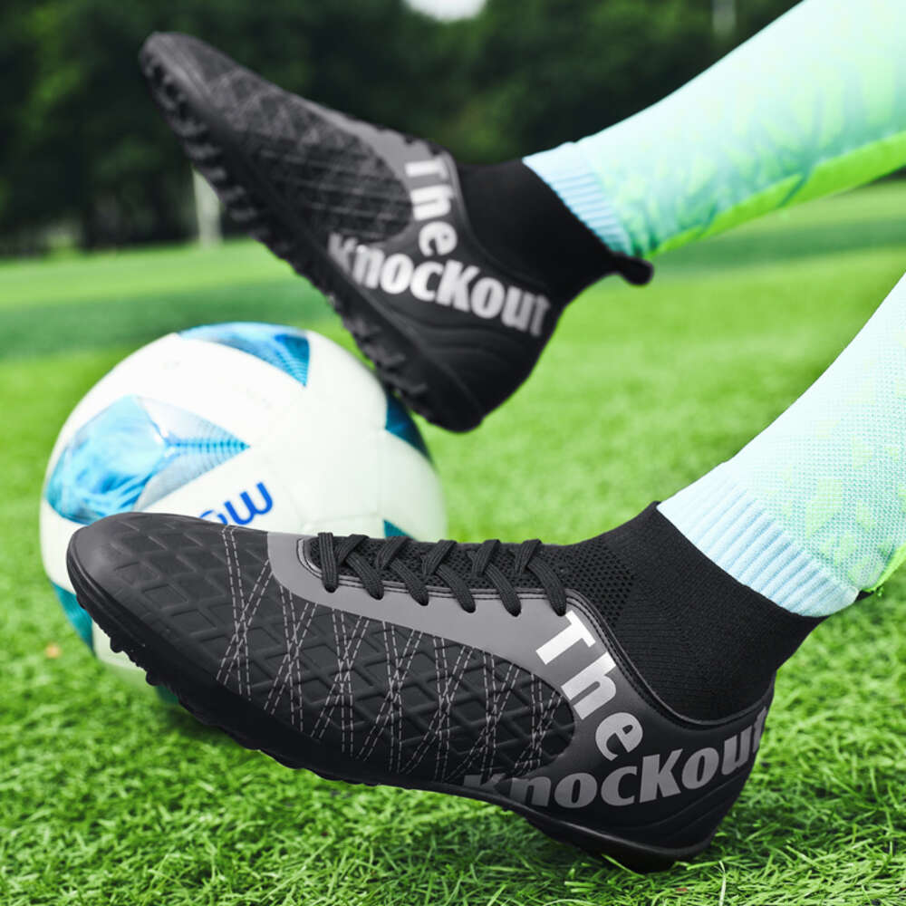 Factory wholesale Large size adult children Cleats Football Boots Grass Training Match Futsal Lightweight Soccer Shoes