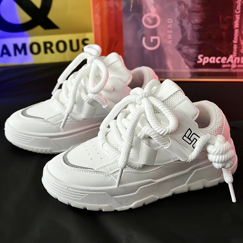 2024 Men’s Vulcanized Sneakers Street Style Platform Walking Shoes for Men New Basketball Outdoor Running Casual Bread Shoes