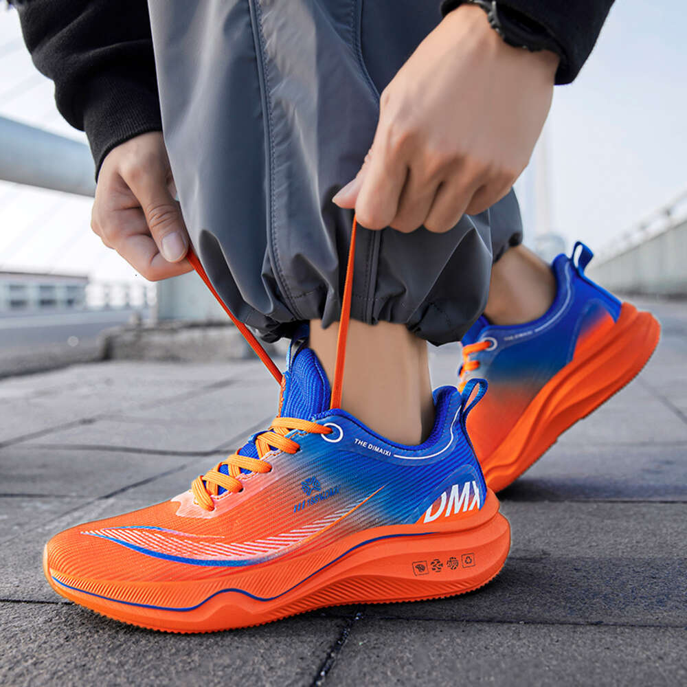 2024 New Quality Sports Shoes Customized Neutral High Elastic Carbon Plate lightweight sports running shoes for men