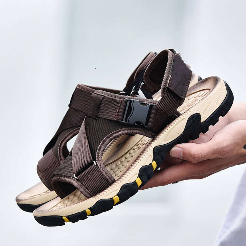 Youth New Thick Flat Sole Buckle Strap Slip On Loafers Cute Hook Loop Summer Beach Best Quality Sandals For Men