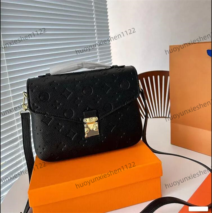 Designers bag High Quality Messenger Handbags luxurys Fashion womens CrossBody Clutch Shoulder Bag Letter Handbag ladies purse pocket Totes