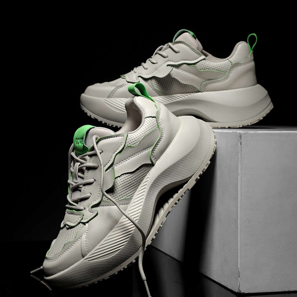 New design unisex stylish casual Comfortable Daily wear Sneakers Fashion Women's Chunky shoes