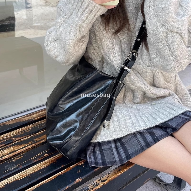High quality Korean version new casual high-capacity commuting bag crossbody women bag fashionable oil wax leather single shoulder tote large bag