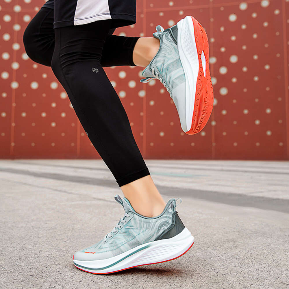 2024 New Fashion sneakers Lightweight breathability Unisex outdoor running shoes for men