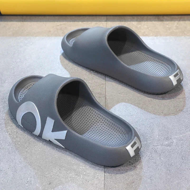 Thick Sole Summer Beach Slides Mens Bathroom Anti-Slip Slipper Soft Sandals Fashion Soft Sole Flops Home Indoor Slippers Shoes 240612