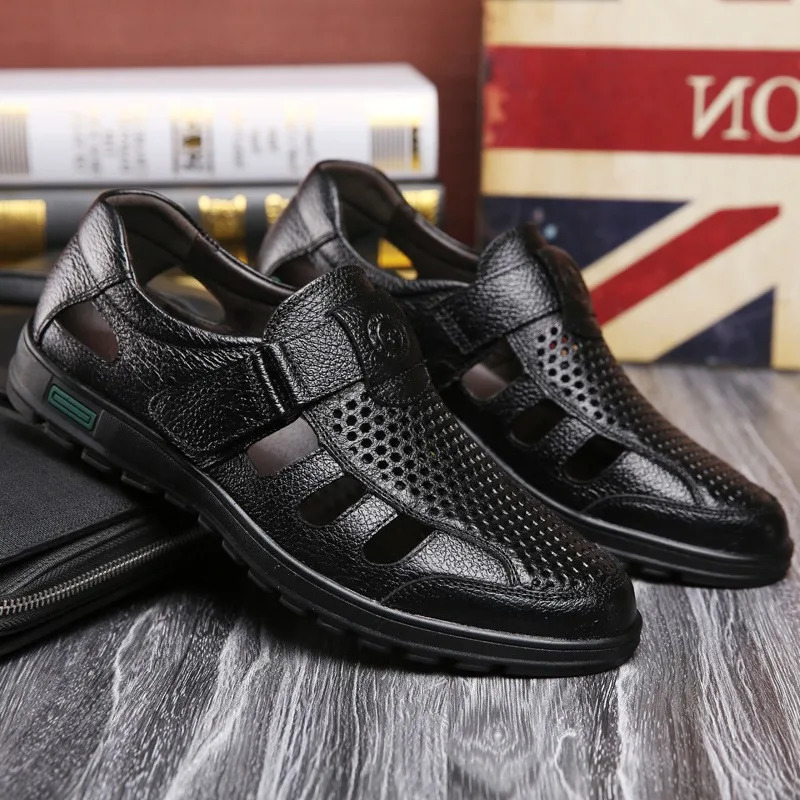 Classic High Quality Cow Leather Sandals Summer Outdoor Handmade Men Sandals Fashion Comfortable Men Beach Hollow Leather Shoes 240612