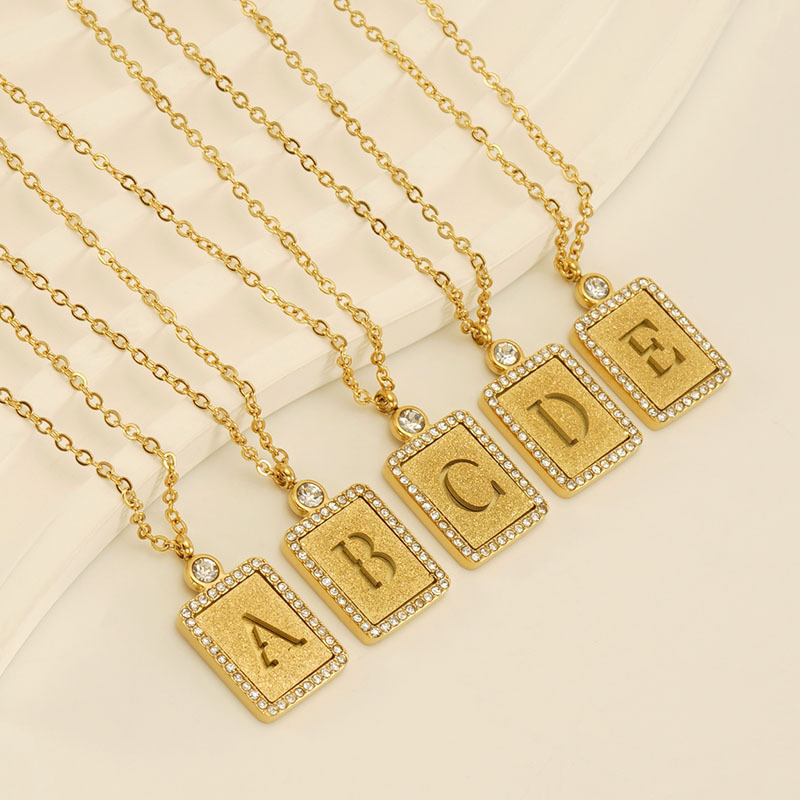 18K Gold English Letter Necklace Charm Designer Jewelry Alphabet Initial Cubic Zircon Diamond Pendant Necklaces Stainless Steel Gold Chain for Woman G