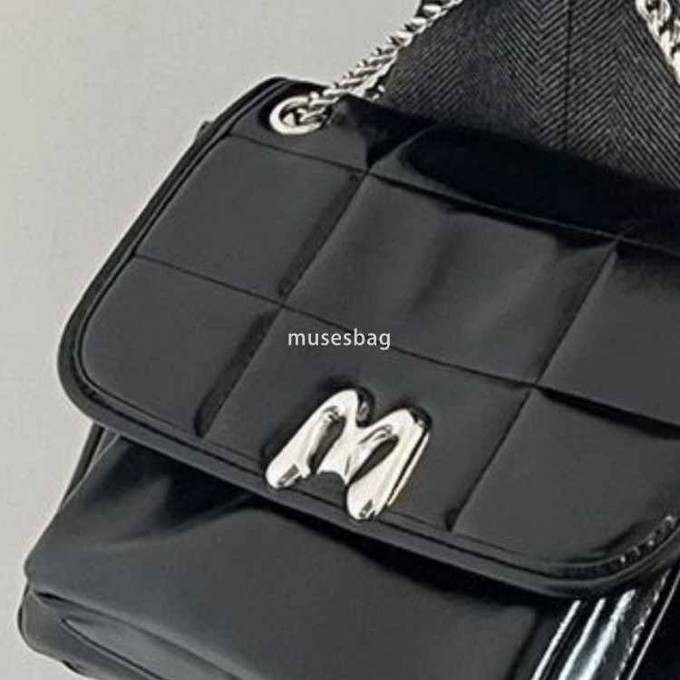 Small niche design large capacity soft faced handbag homemade women bag Korean new high-end retro wandering bag oily leather chain shoulder bag