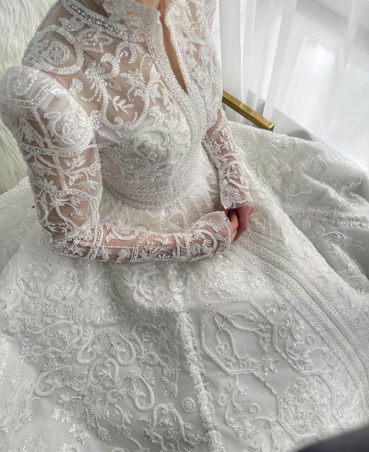 Luxury Wedding Dresses Sequins Beading High Neck Bridal Gowns Pearl Muslim Long Sleeve Custom Made A Line Dress Vestido de novia