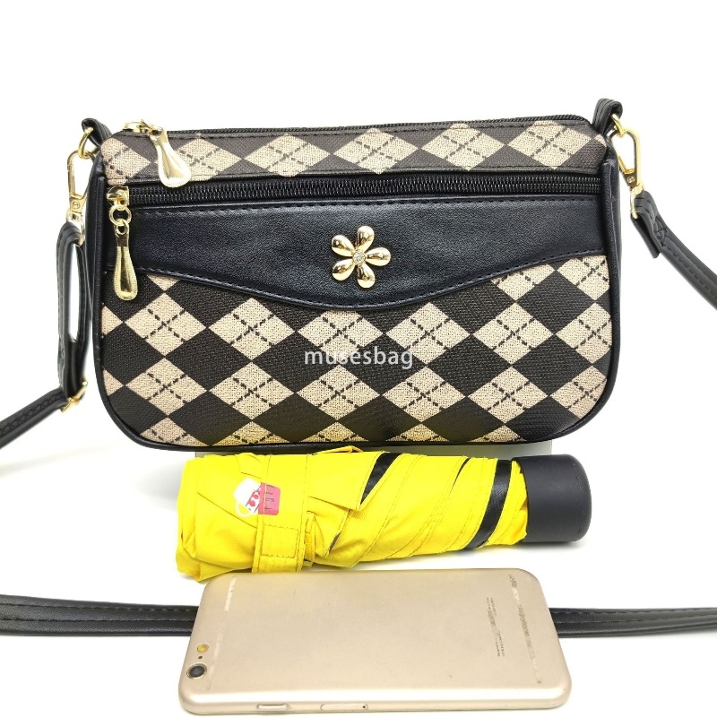 Designer Women's High Quality Thousand Bird Grid Color Contrast Fashionable Diagonal Straddle Bag Temperament Practical One Shoulder Retro Small 