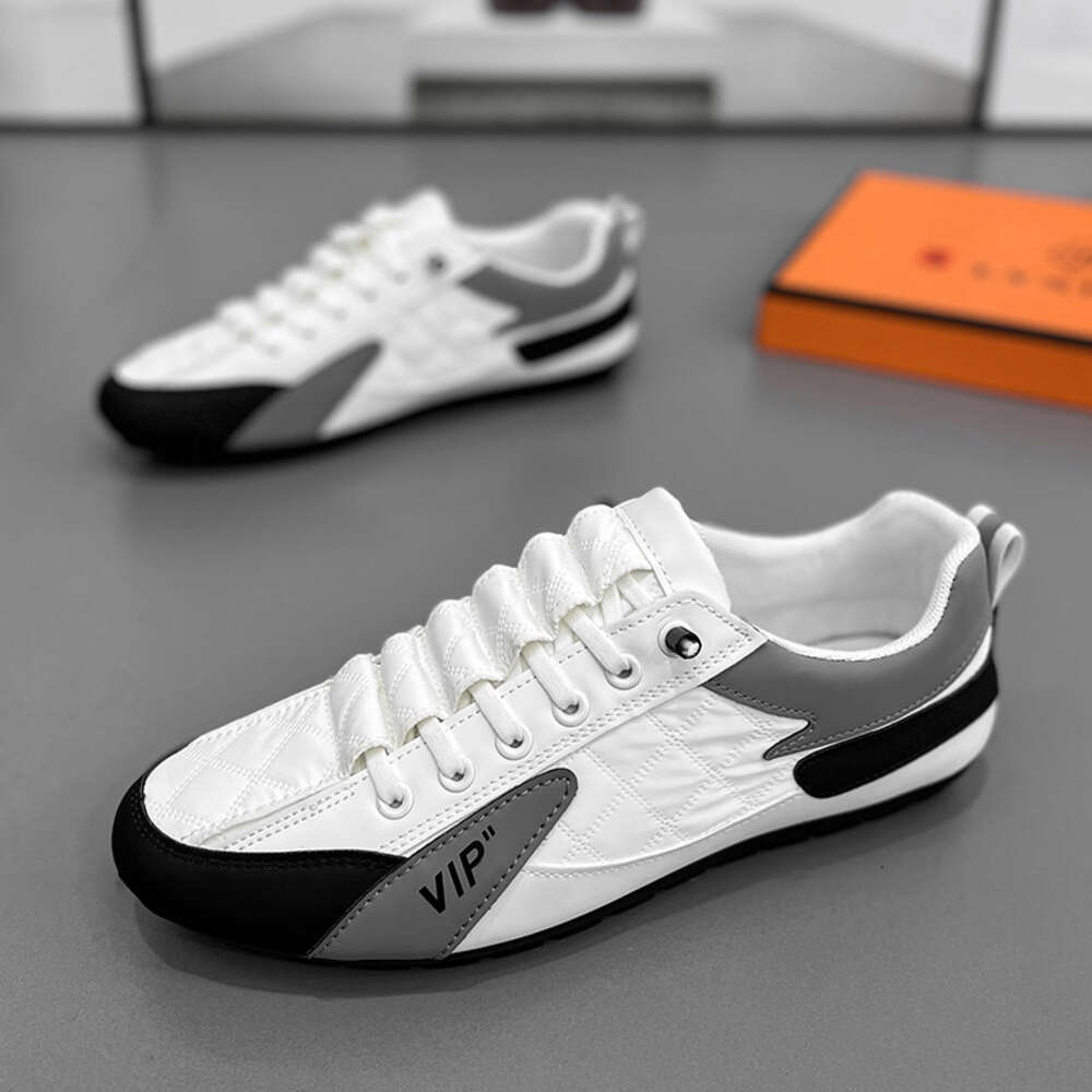 2024 New Product Breathable Running Soft Sole Flat Fashion Anti slip Walking Style Casual Shoes