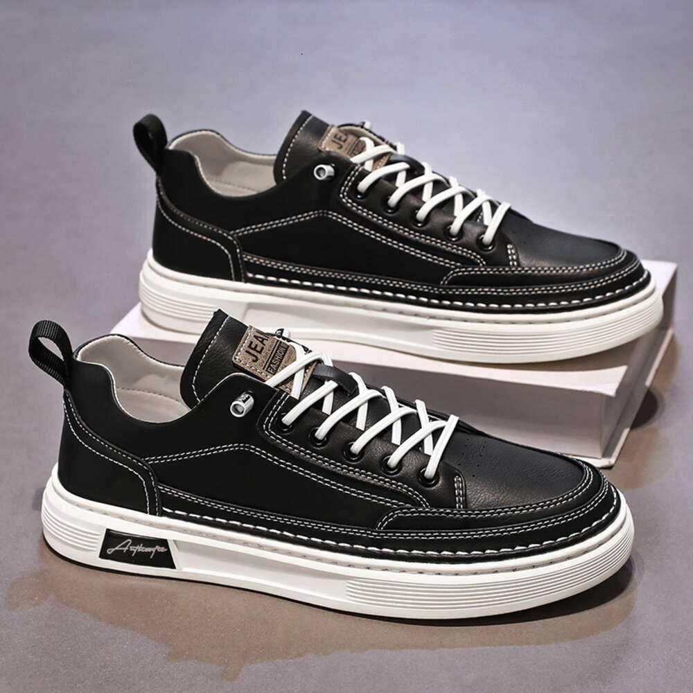 2024 New Product Hot Selling White Skateboard Casual Versatile Fashion Walking Style Board Shoes