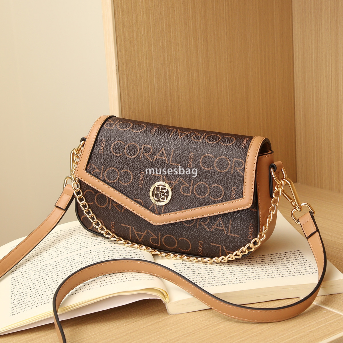 High end fashionable retro printed women's bag new large capacity crossbody bag retro letter saddle single shoulder bag chain handbag designer ba