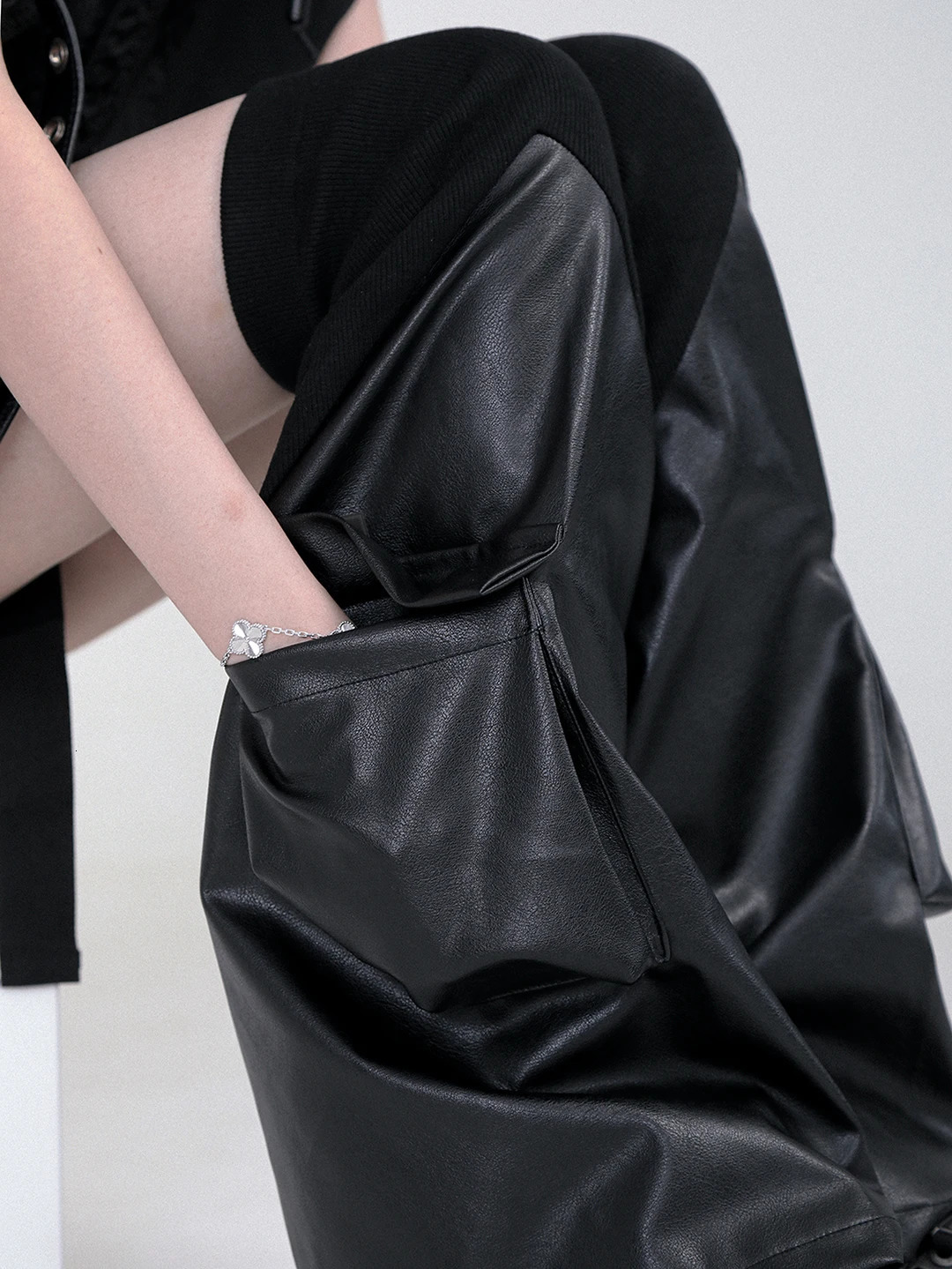 REDDACHiC Steampunk Rib Knit Spliced Leather Leg Warmers Function Pockets Black Womens Gaiter Thigh-long Socks Goth Boots Cover 240613