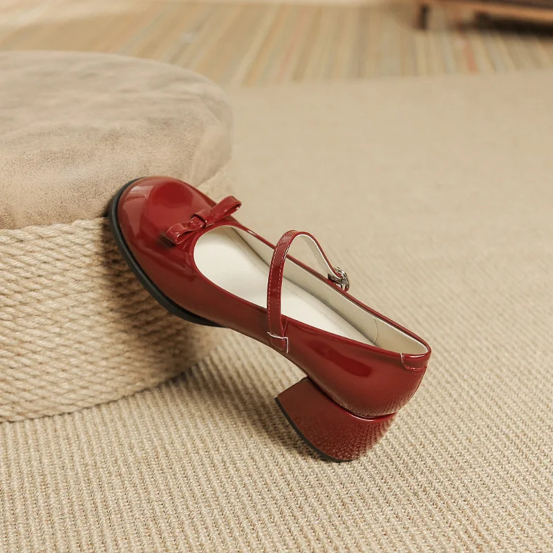 Patented Leather Mary Jane Shoes Womens Retro Thick Heel Round Toe Shoes One Line Buckle Lace Up Single Shoe 240612