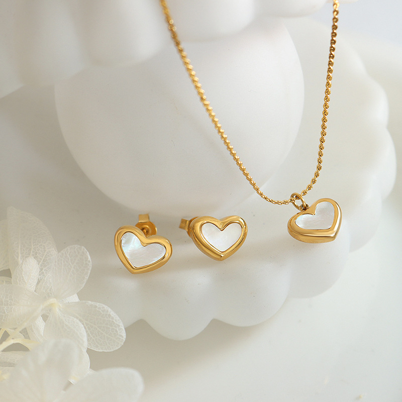 Shell Love Heart 18k Gold Necklace Stud Earrings Bracelets Pandants Designer Jewelry Set Gold Chain Bracelets for Woman Girls Gift Fine Jewelry