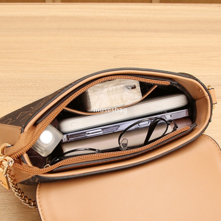 High end fashionable retro printed women's bag new large capacity crossbody bag retro letter saddle single shoulder bag chain handbag designer ba