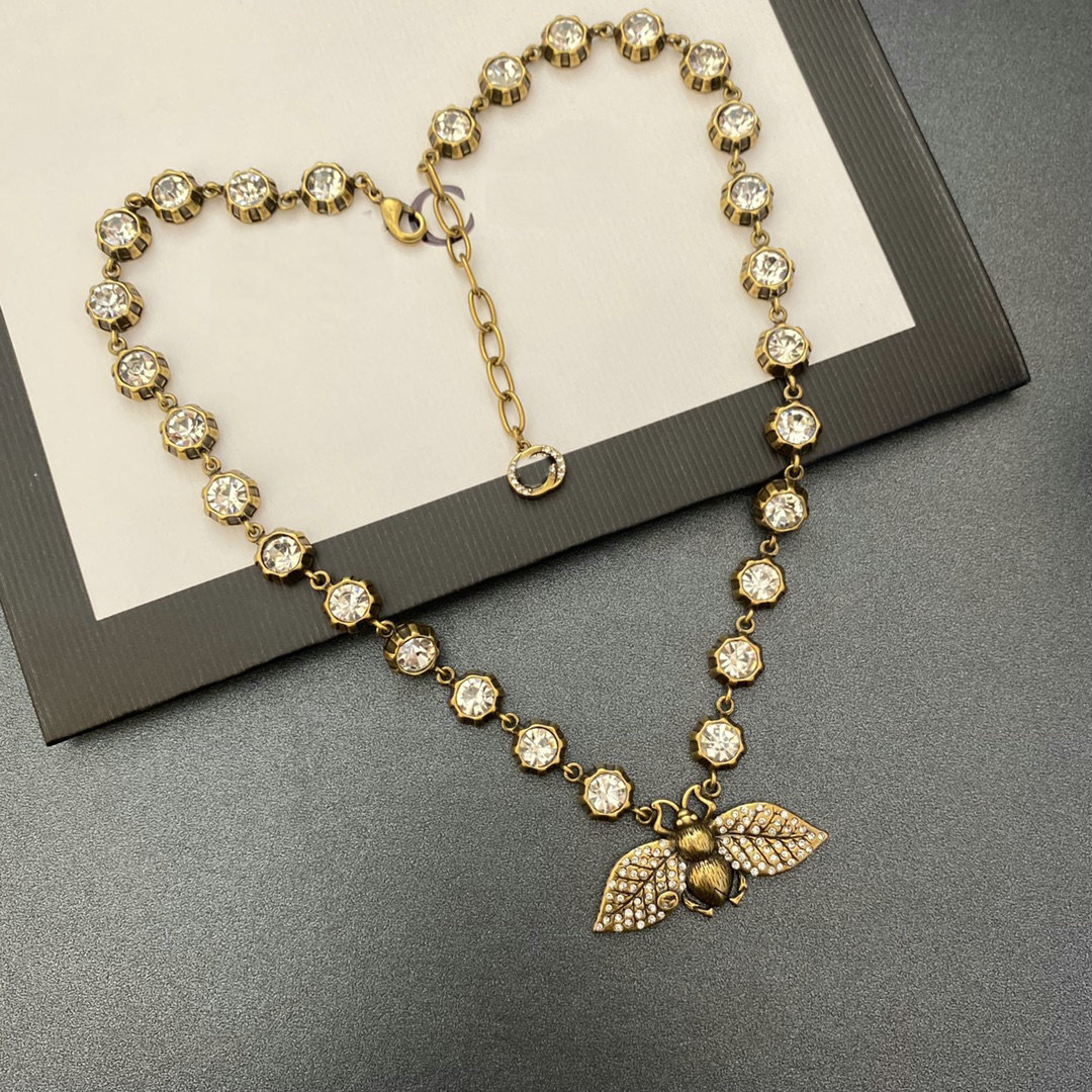 Luxury Diamond Necklace Bee Designer Necklaces Elegant Pendant Necklaces Women Choker Brand Clavicle Jewelry Accessories Gift
