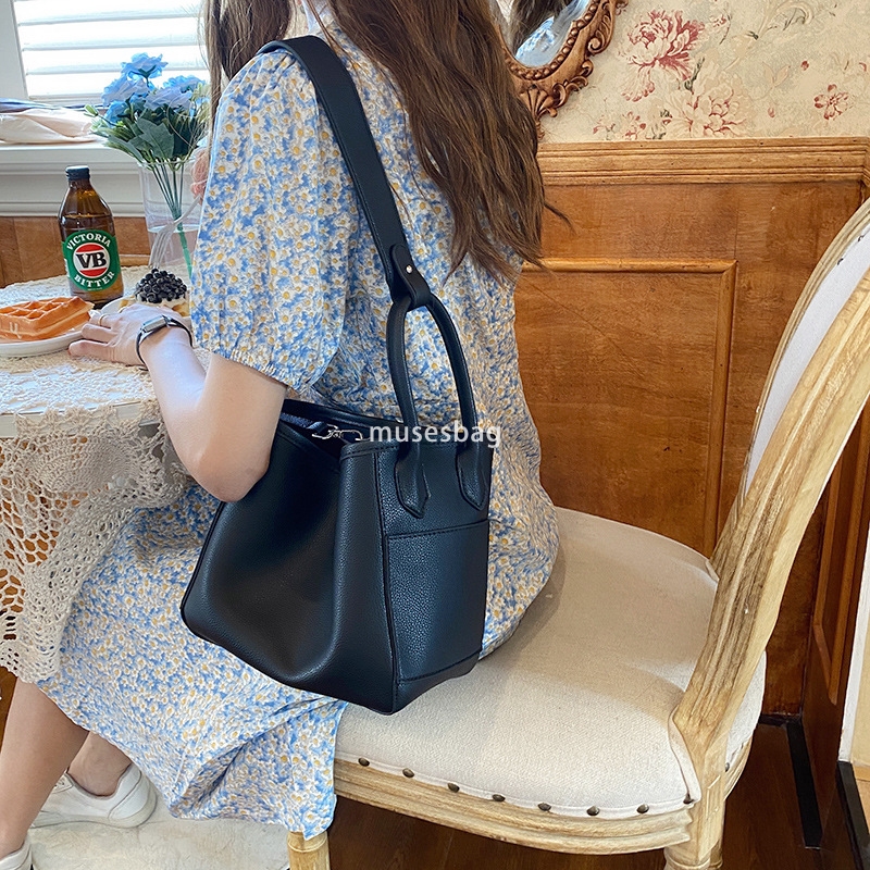 Summer New High end Commuter Bag Korean Edition Fashionable Simple and Casual Trendy Large Capacity Shoulder Bag Handheld Mother Bag