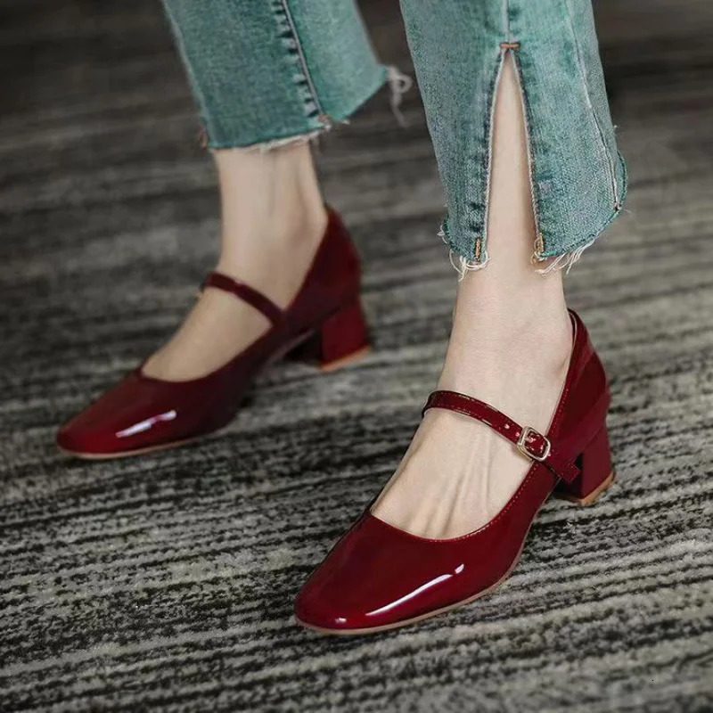 Summer Square Head Solid Color Large Shallow Mouth Flat Button Strap Bright Leather Face Womens High Heel Single Shoes 240612
