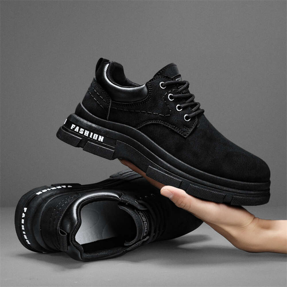 30 Autumn low cut Martin men's shoes at a discount store