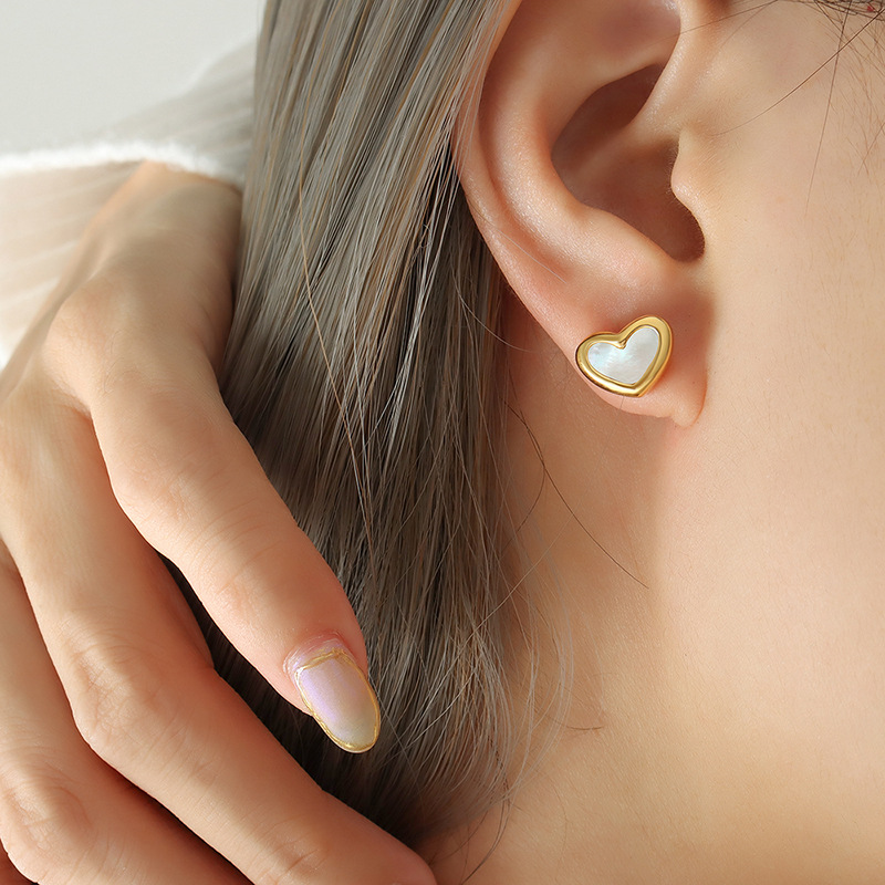 Shell Love Heart 18k Gold Necklace Stud Earrings Bracelets Pandants Designer Jewelry Set Gold Chain Bracelets for Woman Girls Gift Fine Jewelry