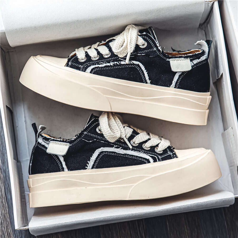 0031 Four Seasons Casual Cloth Men's and Board Shoes at Special Offer Store