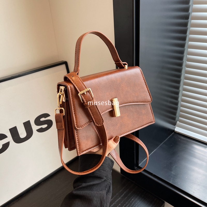 High end design French style niche fashionable and stylish Handheld small square bag popular on the internet New women's one shoulder crossbody u