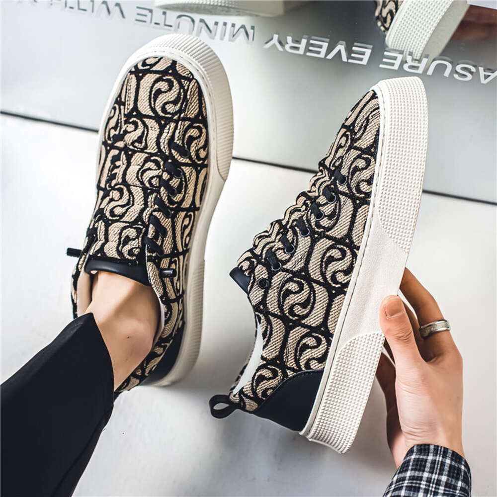 115 Four Seasons Fabric Casual Men's and Board Shoes at Special Offer Store