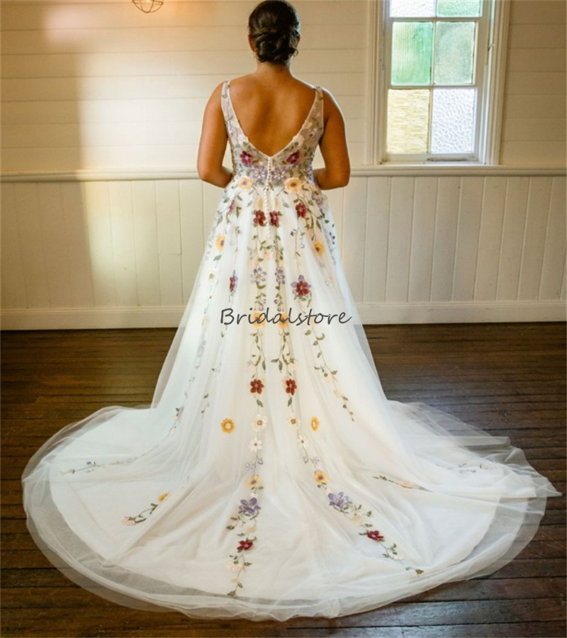 Colorful Floral Appliques Lace Wedding Dresses 2024 Elegant V Neck A Line Tulle Backless Boho Beach Bridal Gowns Fairy Celtic Women Robe De Mariee Gar