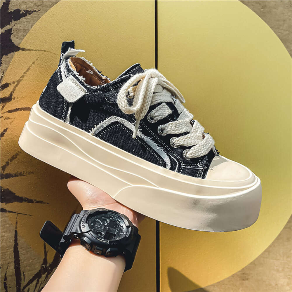 0031 Four Seasons Casual Cloth Men's and Board Shoes at Special Offer Store