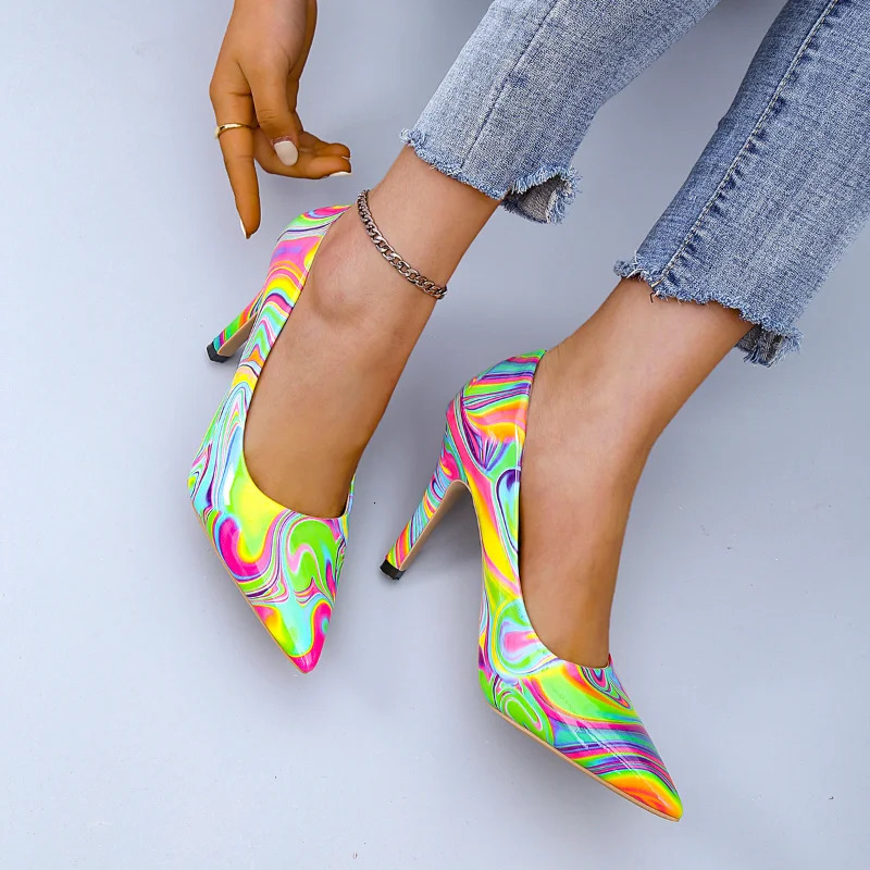 Spring and Autumn Fashion Graffiti Large Shallow Mouth Shoes Pointed Colorful Versatile Womens High Heels Single Shoes 240612