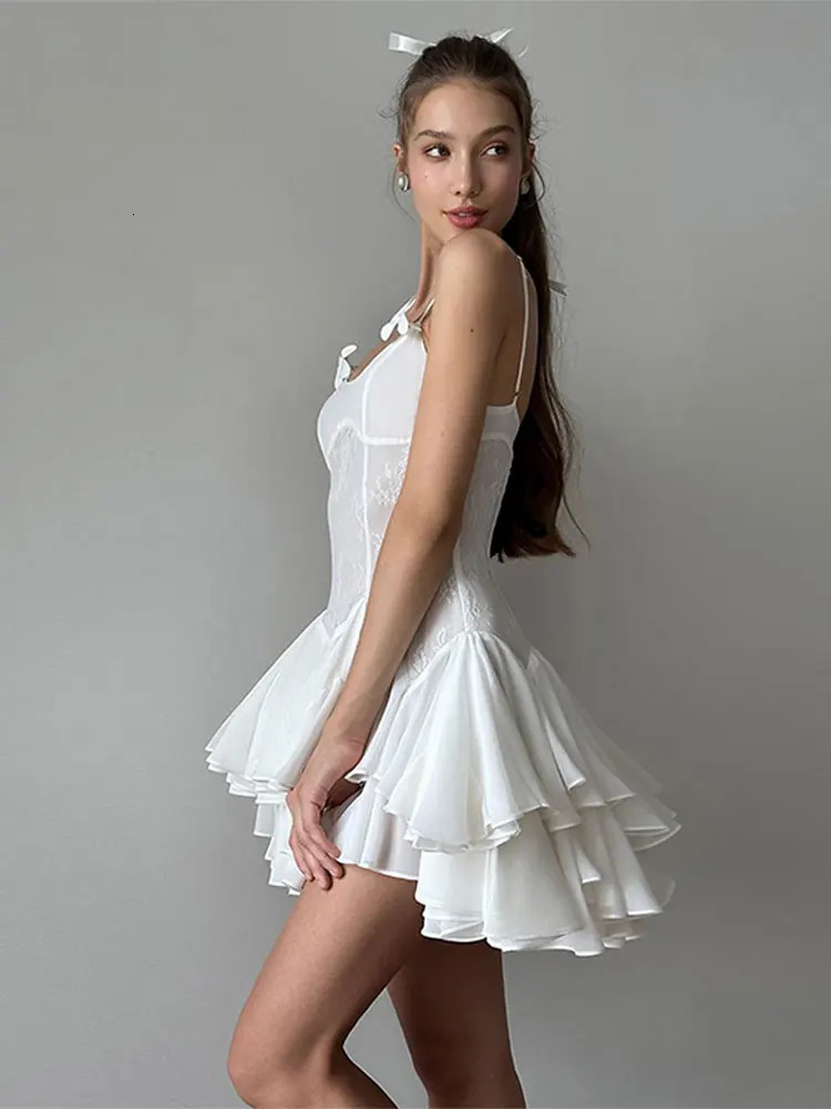 Womens elegant white satin mini dress fashionable womens sexy backless pleated A-line dress womens banquet evening dress 240531