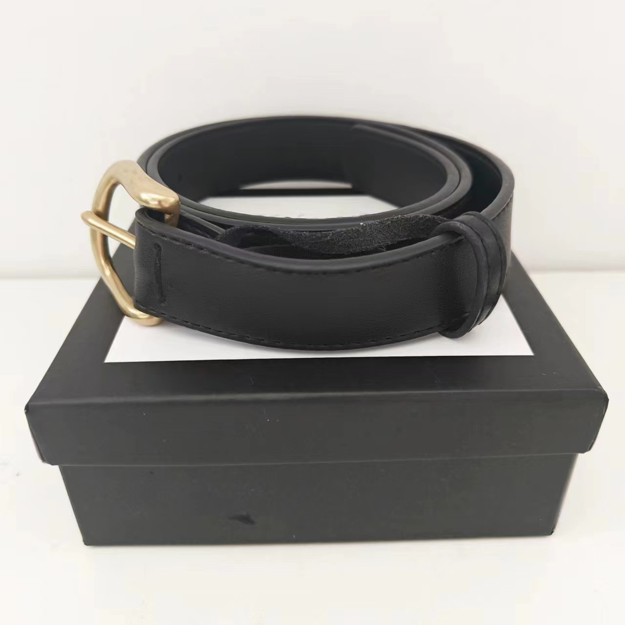 Luxury Belt Designer Belts Unisex Fashion Letter Button Belt Leather Black Man Belt Metal Copper Buckle Letter Woman Belts Fashion Accessories Supply