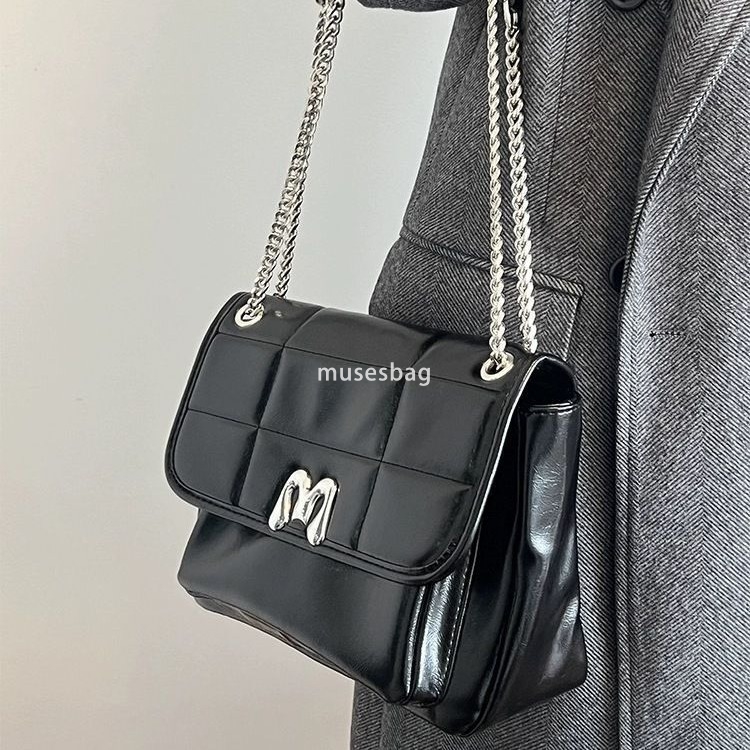 Small niche design large capacity soft faced handbag homemade women bag Korean new high-end retro wandering bag oily leather chain shoulder bag