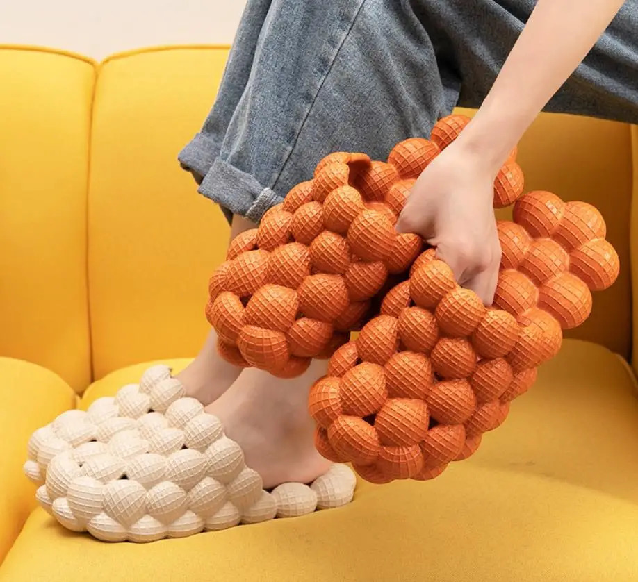 Summer Women Slippers Personality Bubble Fashion Slippers Home Massage Bottom Womens Sandals Men Slides 240613