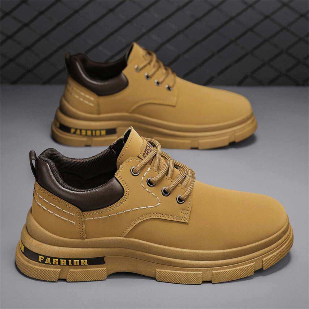 30 Autumn low cut Martin men's shoes at a discount store