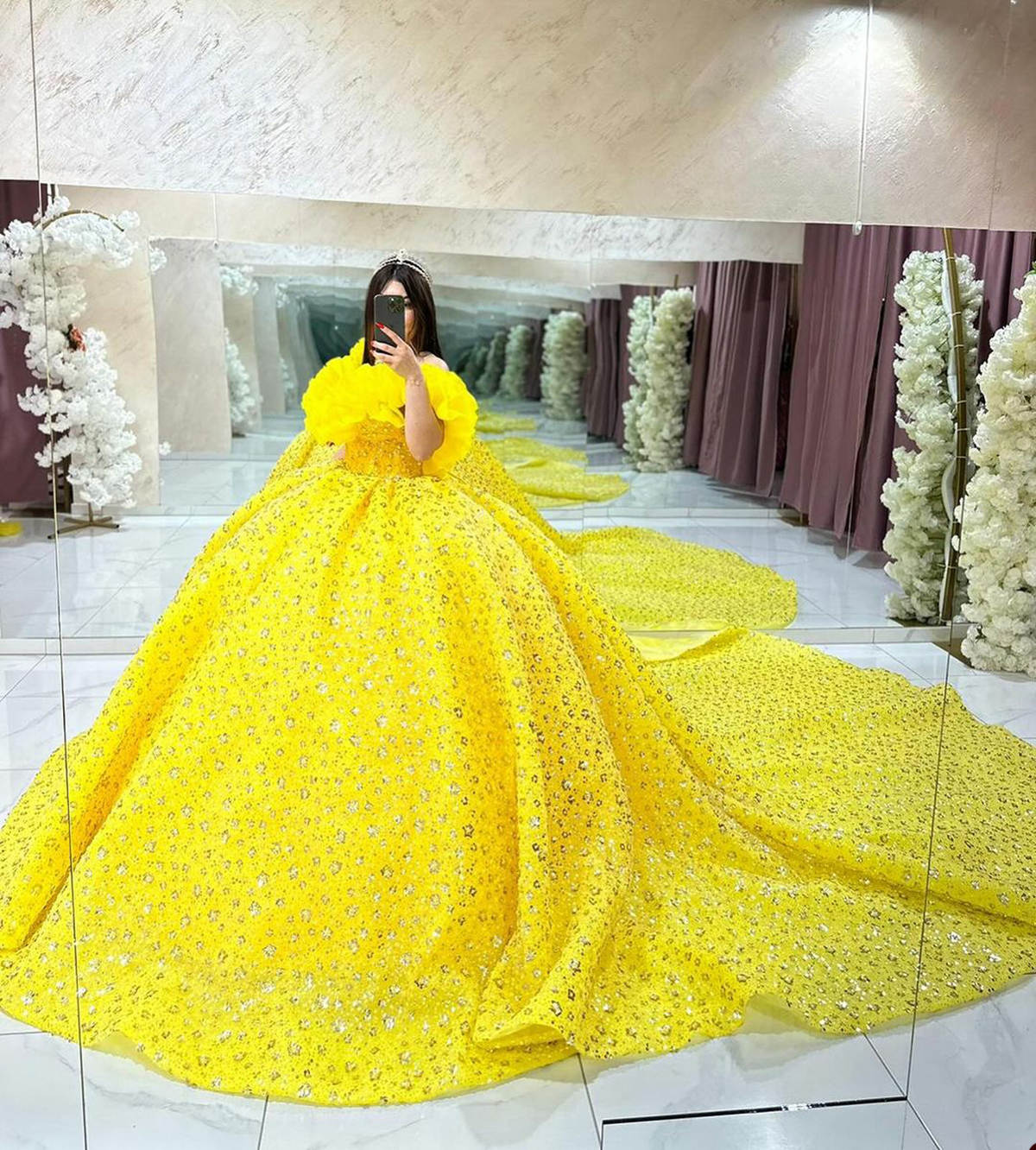 Fashion Prom Dresses Ball Gown Sweetheart Pleat Sequins Crystals Tulle Court Gown Backless Custom Made Plus Size Party Evening Dress Vestido De Noite