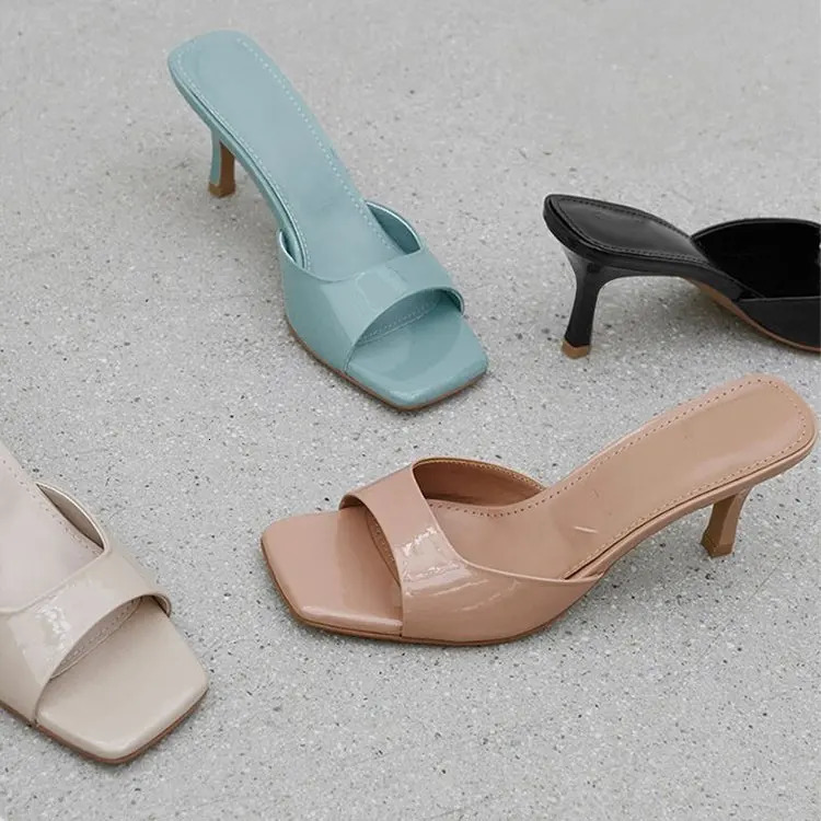Lacquer leather high heel sandals for womens summer fashionable British style square toe slim slippers 240613