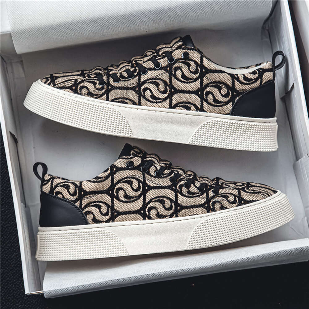 115 Four Seasons Fabric Casual Men's and Board Shoes at Special Offer Store