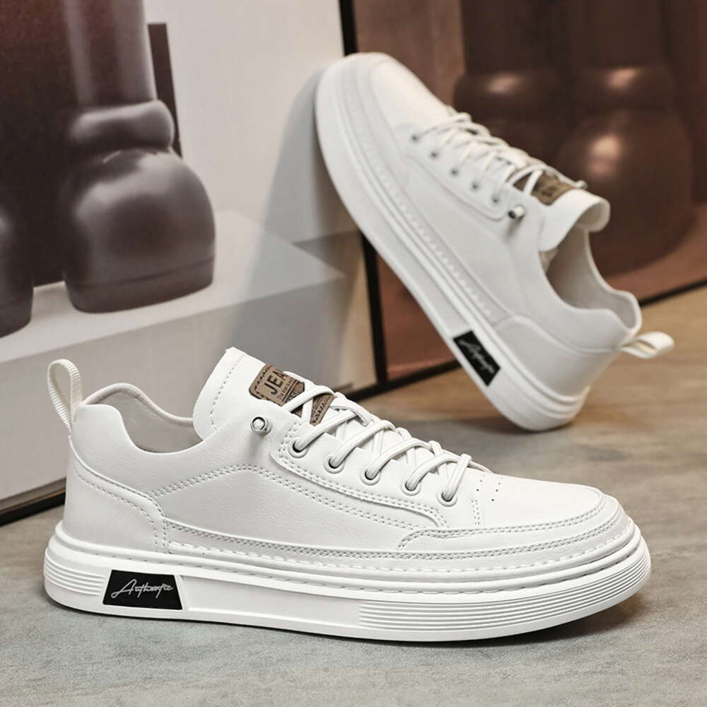 2024 New Product Hot Selling White Skateboard Casual Versatile Fashion Walking Style Board Shoes