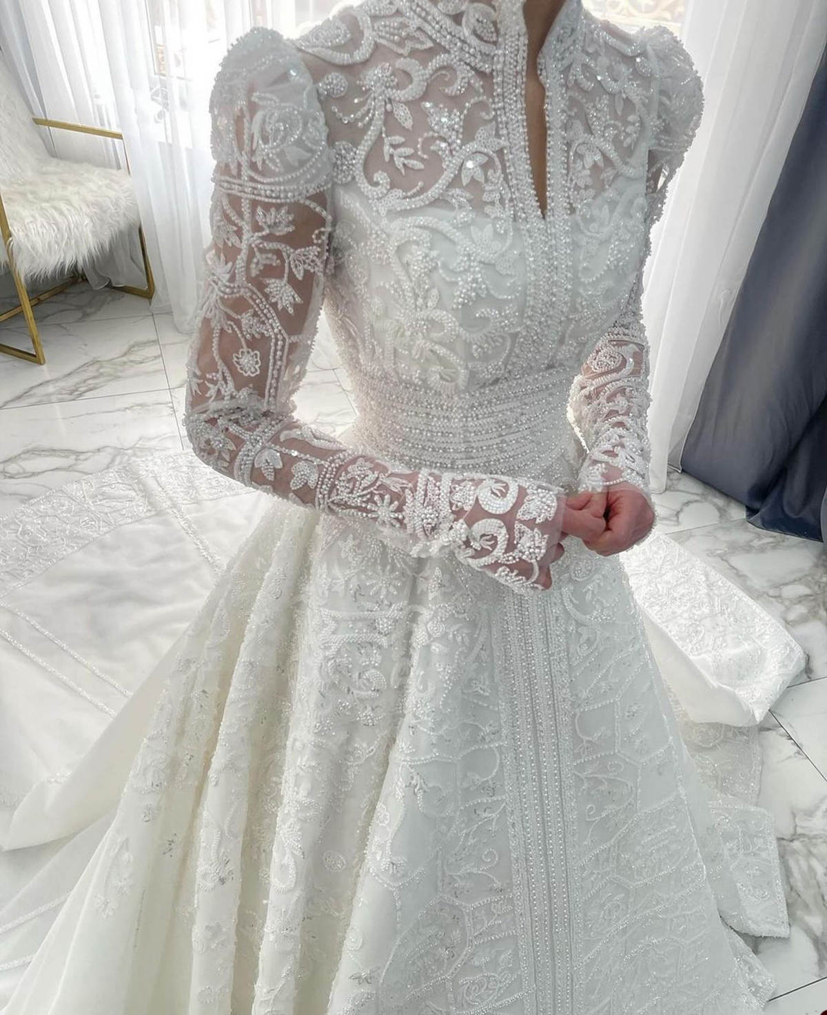 Luxury Wedding Dresses Sequins Beading High Neck Bridal Gowns Pearl Muslim Long Sleeve Custom Made A Line Dress Vestido de novia