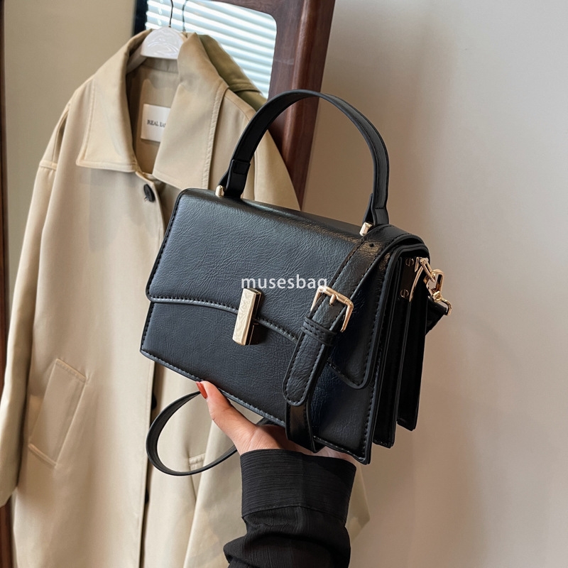 High end design French style niche fashionable and stylish Handheld small square bag popular on the internet New women's one shoulder crossbody u