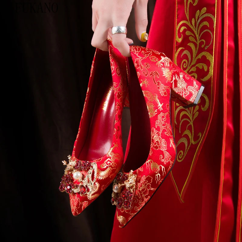 Chinese Wedding Shoes Thick Heel Red Rhinestone Buckle Bridal Shoes Party Dress Single Shoes Bridesmaid High Heels Women Pumps 240612